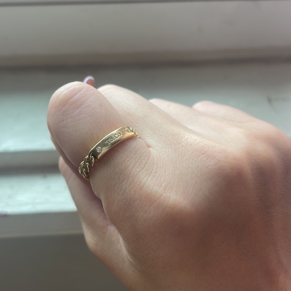18k Gold Tiffany and Co Ring - Picture 6 of 8